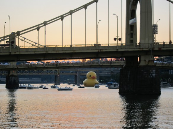 Pittsburgh's latest entertainment: rubber ducky